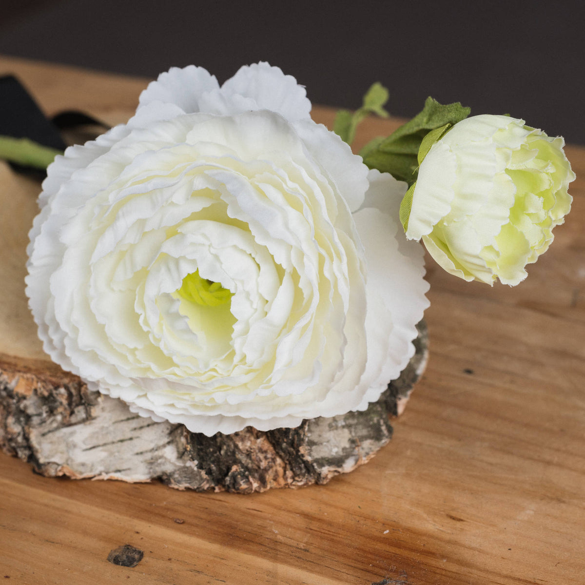 White Ranunculus Spray – alternate view 3