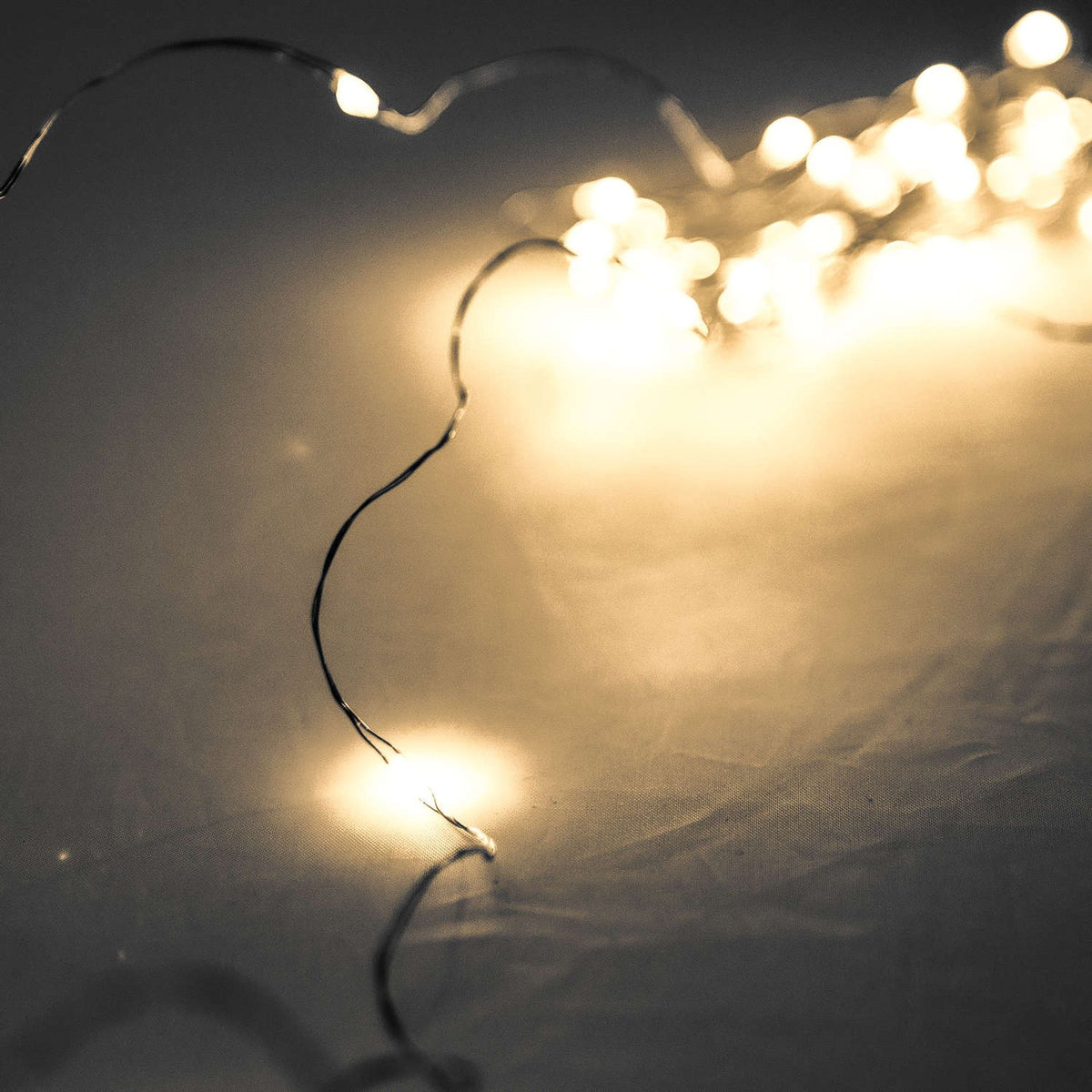 100 LED Battery Micro Lights Silver Wire 10m – alternate view 2