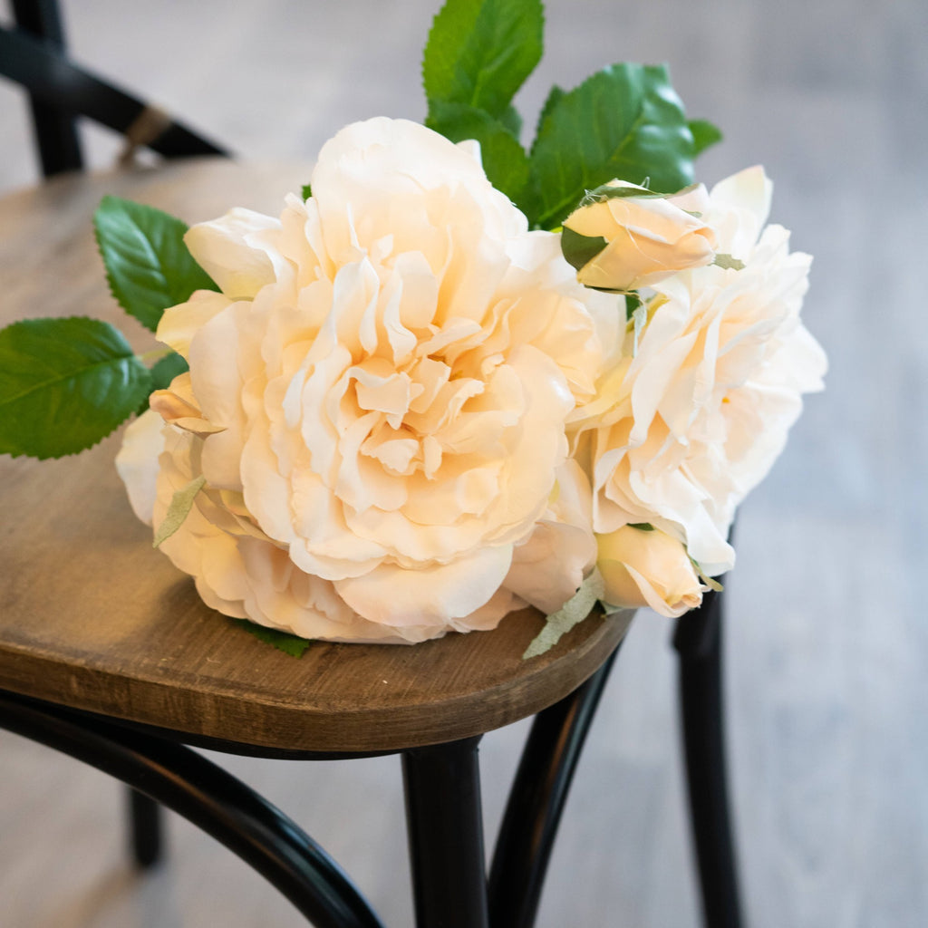 Peachy Cream Short Stem Rose Bouquet – alternate view 3