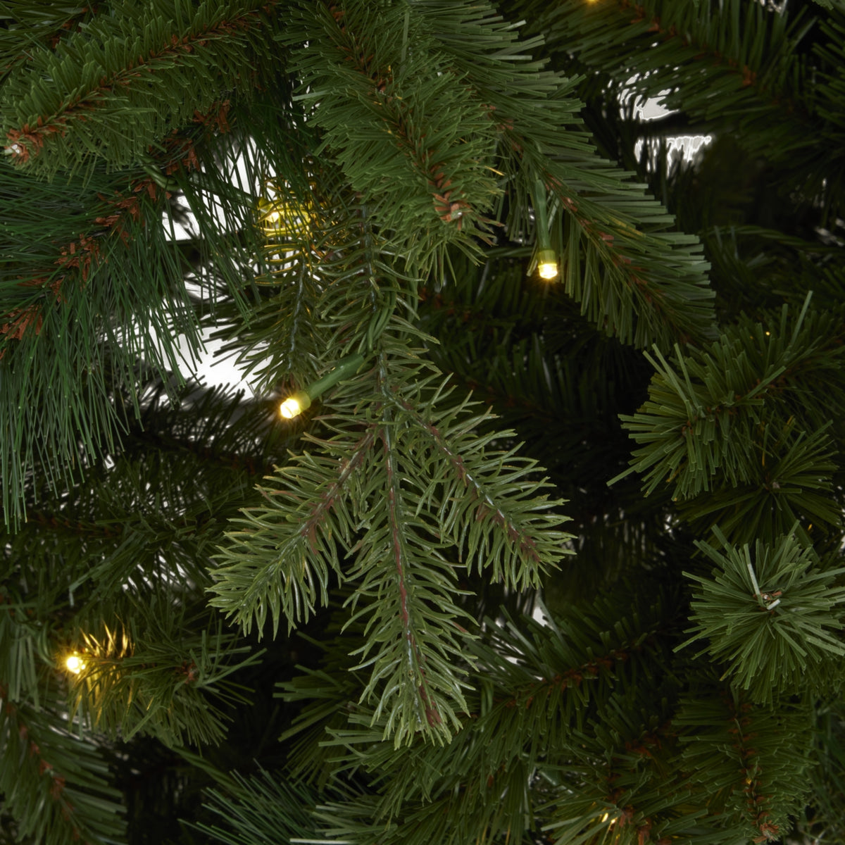 Green Forest Fir Pre-Lit 400L Led Christmas Tree – alternate view 3