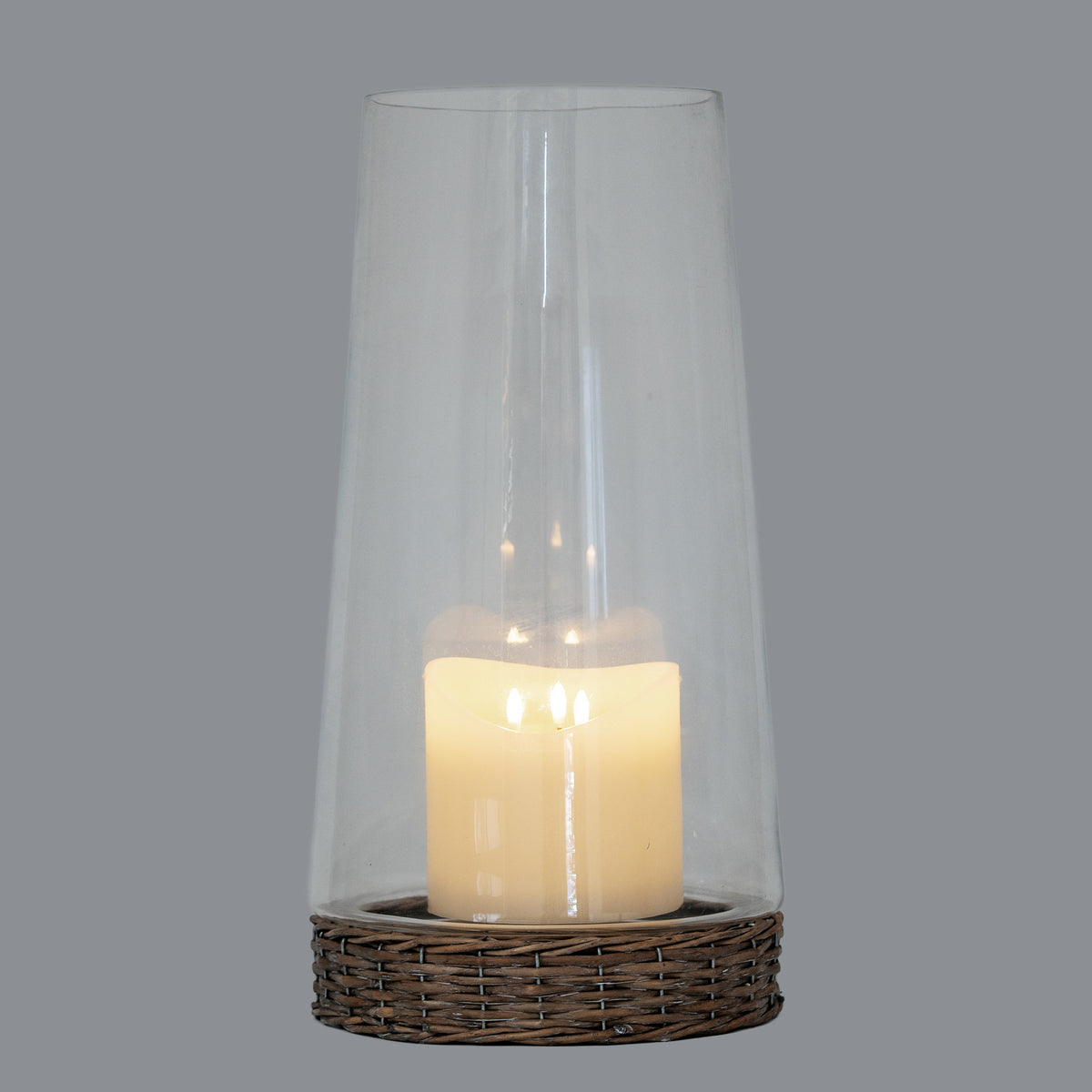 Briar Collection Large Hurricane Lantern With Wicker Tray