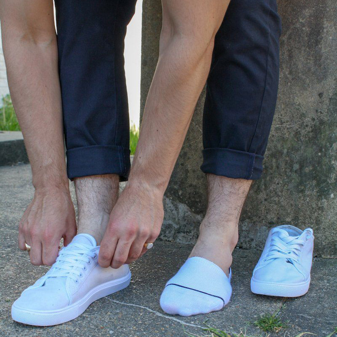 White No-Show Bamboo-Blend Socks